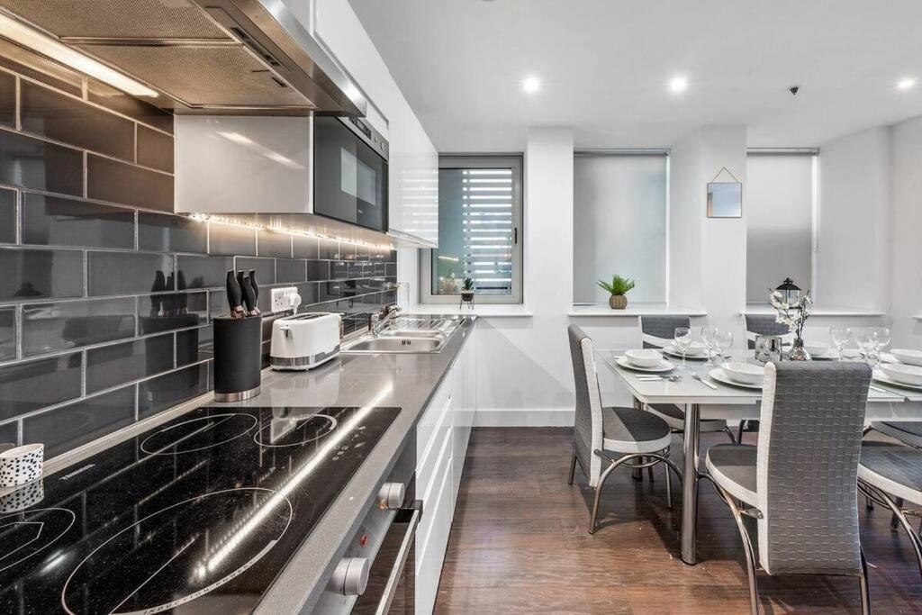 Sleep 7 20 Mins From Waterloo Bp65 Apartment London