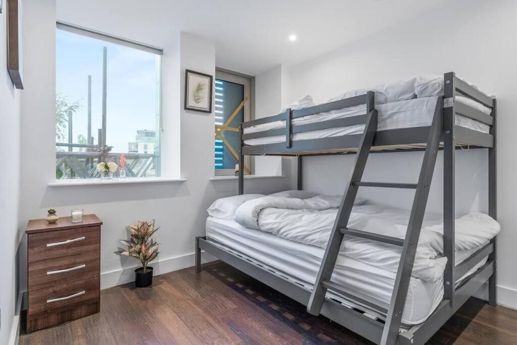 Sleep 7 20 Mins From Waterloo Bp65 Apartment