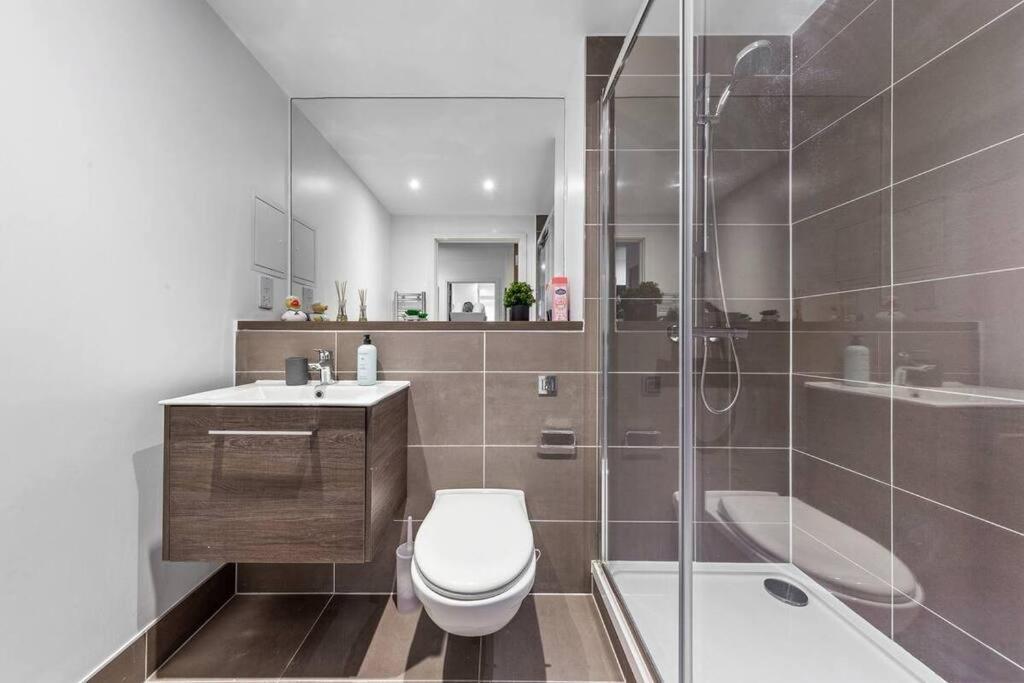 Sleep 7 20 Mins From Waterloo Bp65 * London