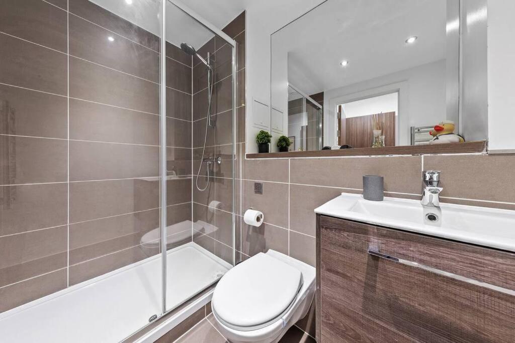 Sleep 7 20 Mins From Waterloo Bp65 Apartment